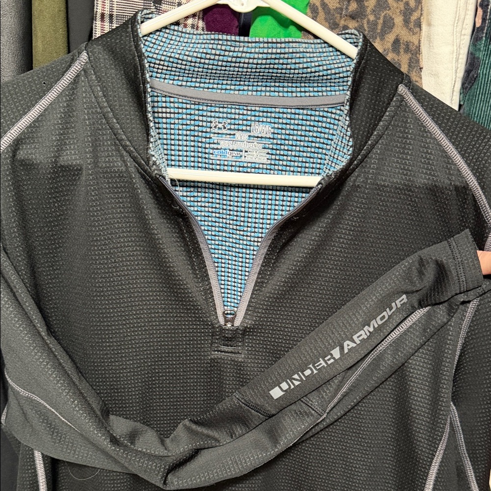 Under Armour Black and Gray Quarter-Zip Top Large (Men’s)